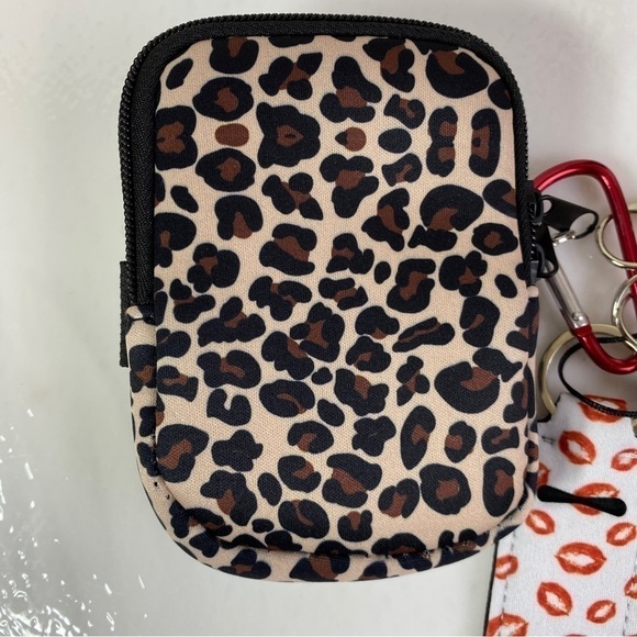 Water Bottle Pocket Key Finder Whistle Flashlight Compass - Picture 9 of 9